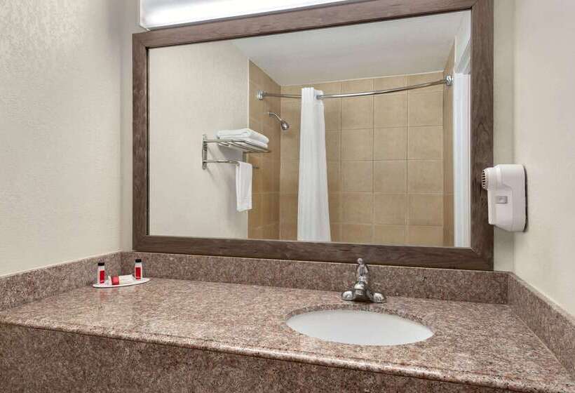 فندق Days Inn By Wyndham Lawton