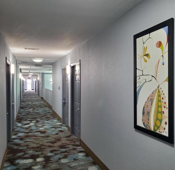 בית מלון כפרי Days Inn By Wyndham Lawton