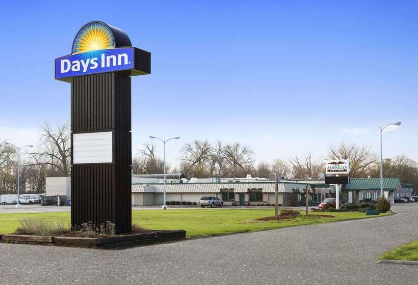 בית מלון כפרי Days Inn By Wyndham Rock Falls