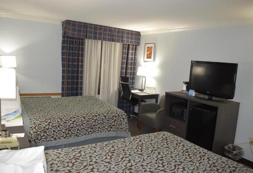 בית מלון כפרי Days Inn By Wyndham Rock Falls