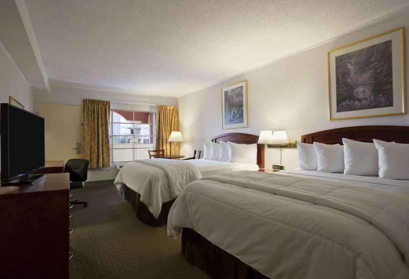 酒店 Days Inn By Wyndham San Diego/downtown/convention Center