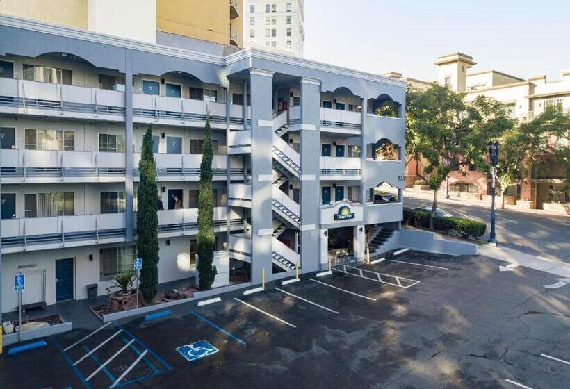 هتل Days Inn By Wyndham San Diego/downtown/convention Center