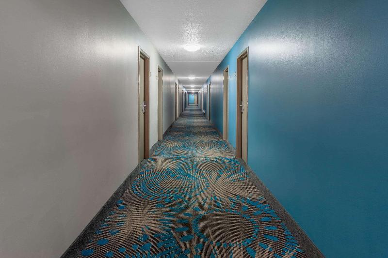 هتل Days Inn By Wyndham Sandusky Cedar Point