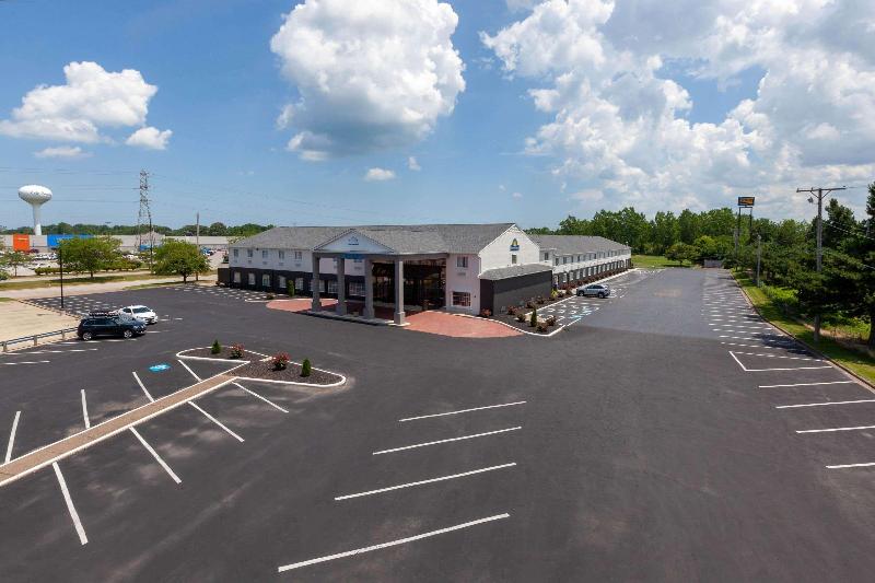 هتل Days Inn By Wyndham Sandusky Cedar Point