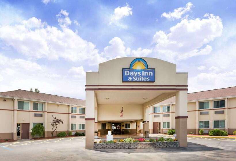 فندق Days Inn & Suites By Wyndham Bridgeport Clarksburg