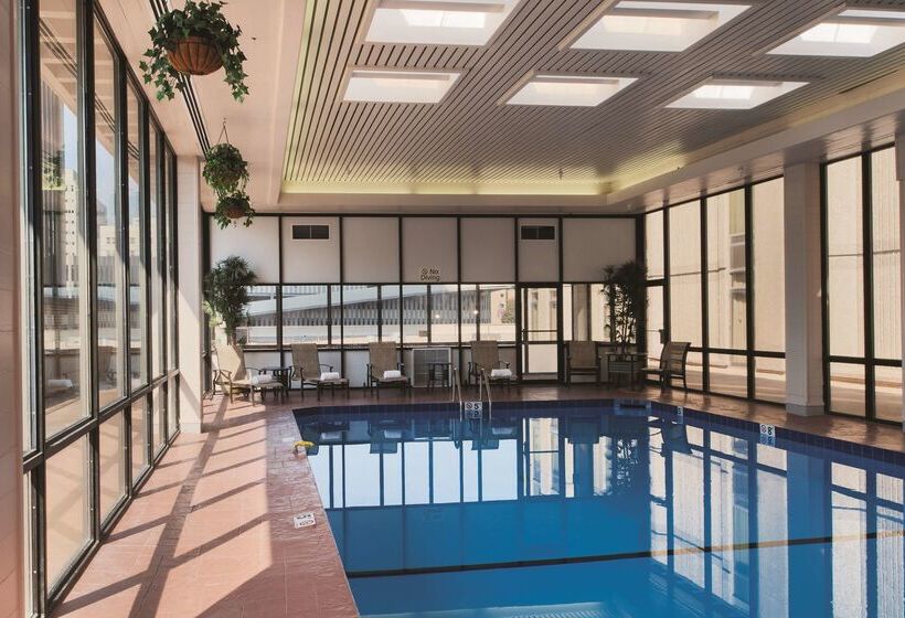 هتل Doubletree By Hilton Omaha Downtown