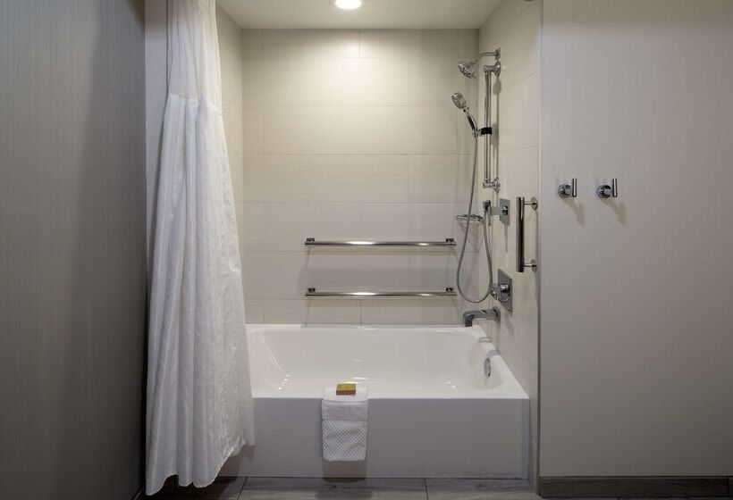 Doubletree By Hilton Hotel Bakersfield