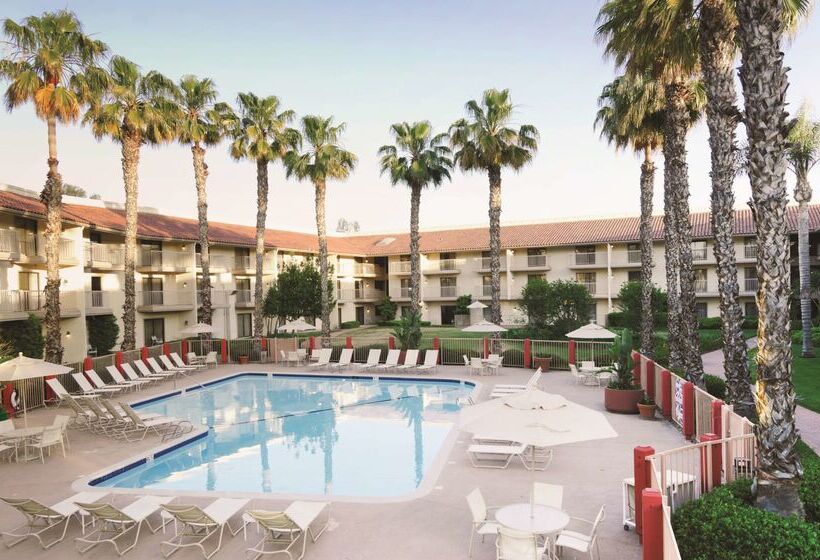 Doubletree By Hilton Hotel Bakersfield