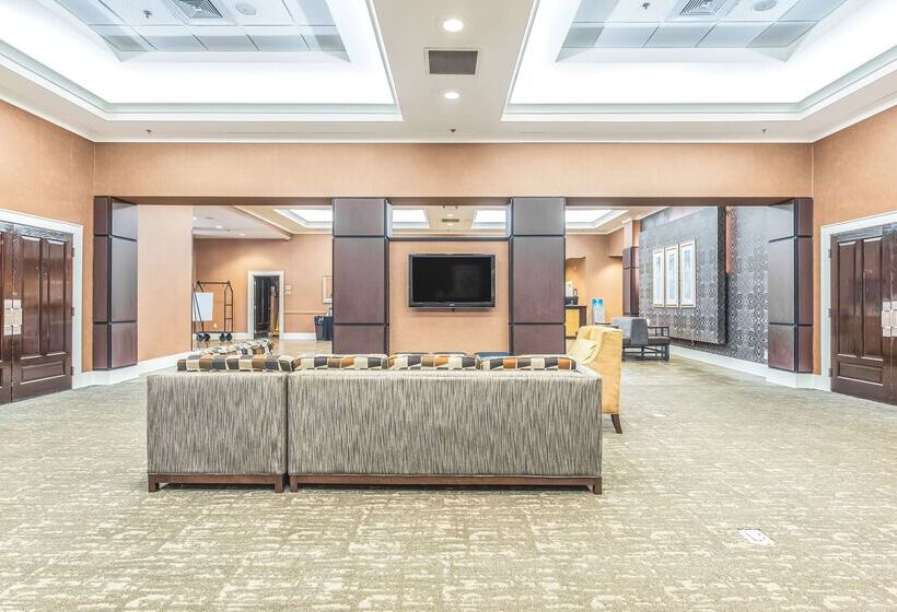 هتل Doubletree By Hilton Columbus