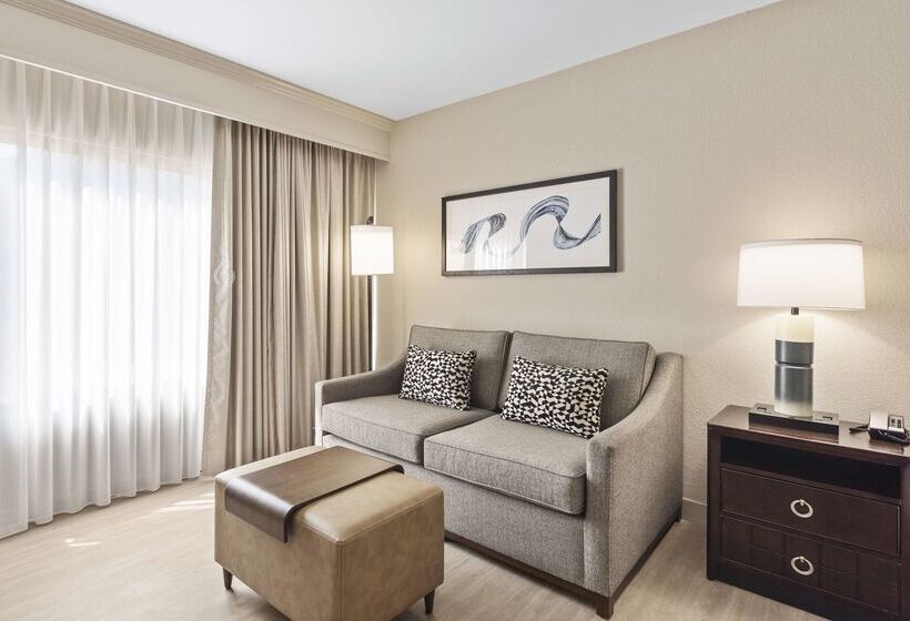 هتل Doubletree By Hilton Columbus