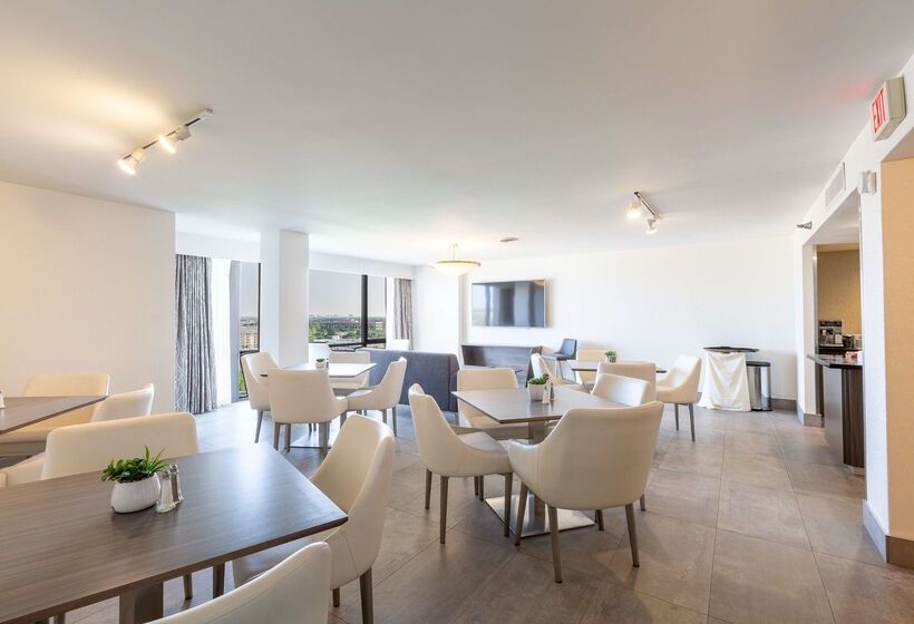 Отель Doubletree By Hilton Dallas Richardson