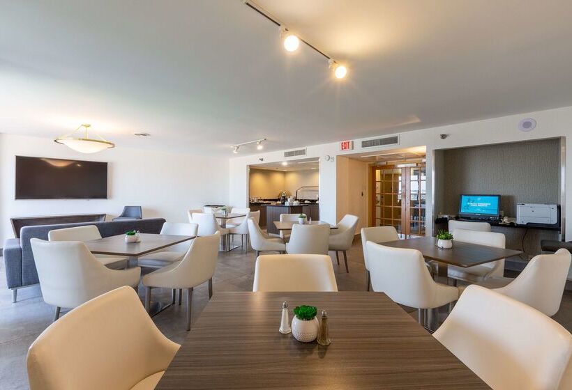 Отель Doubletree By Hilton Dallas Richardson