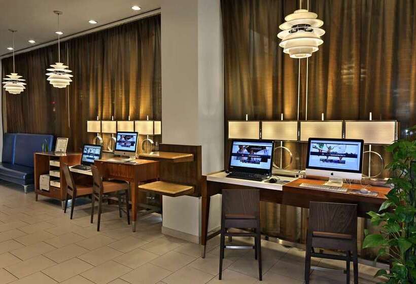 هتل Doubletree By Hilton Hartford Downtown