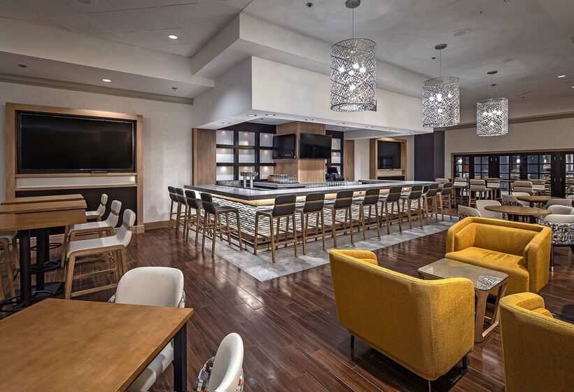 Doubletree By Hilton Hotel Modesto