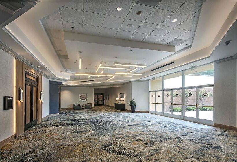 Doubletree By Hilton Hotel Modesto