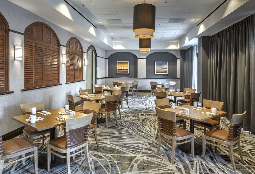 Doubletree By Hilton Hotel Modesto