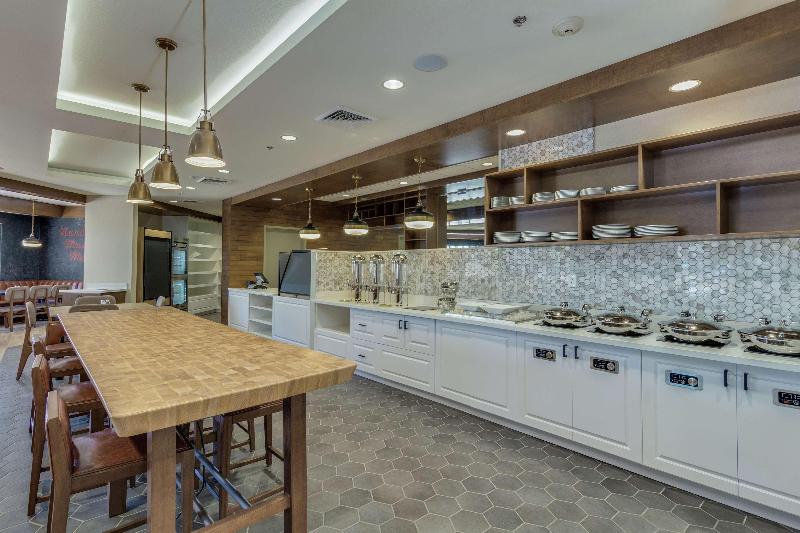 Отель Doubletree By Hilton Phoenix Chandler