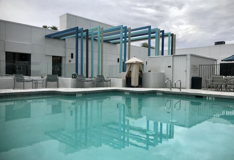 Отель Doubletree By Hilton Phoenix Chandler