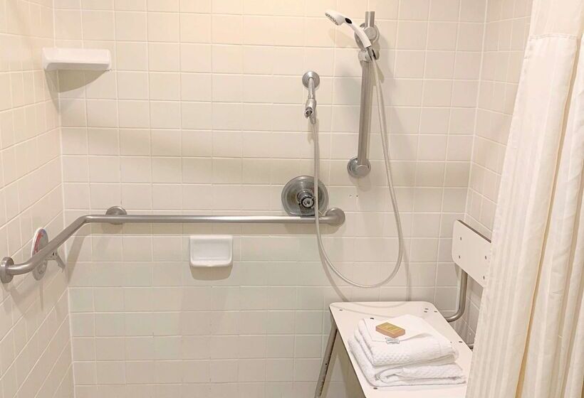 Отель Doubletree By Hilton Sacramento