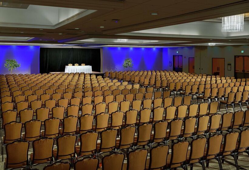 ホテル Doubletree By Hilton Colorado Springs