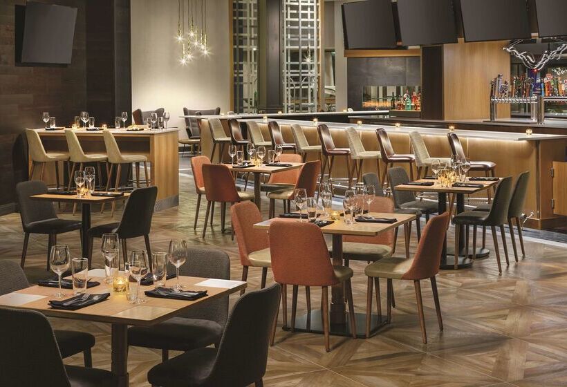 ホテル Doubletree By Hilton Colorado Springs