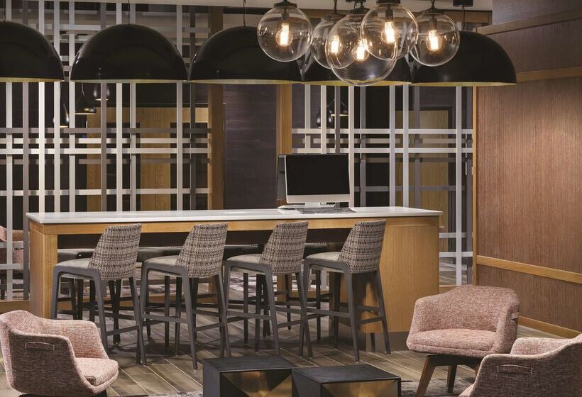 ホテル Doubletree By Hilton Colorado Springs