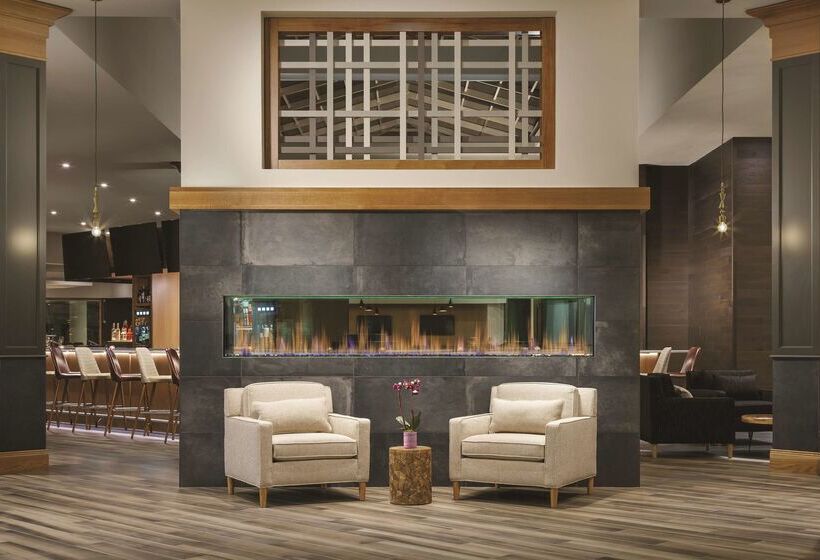 هتل Doubletree By Hilton Colorado Springs