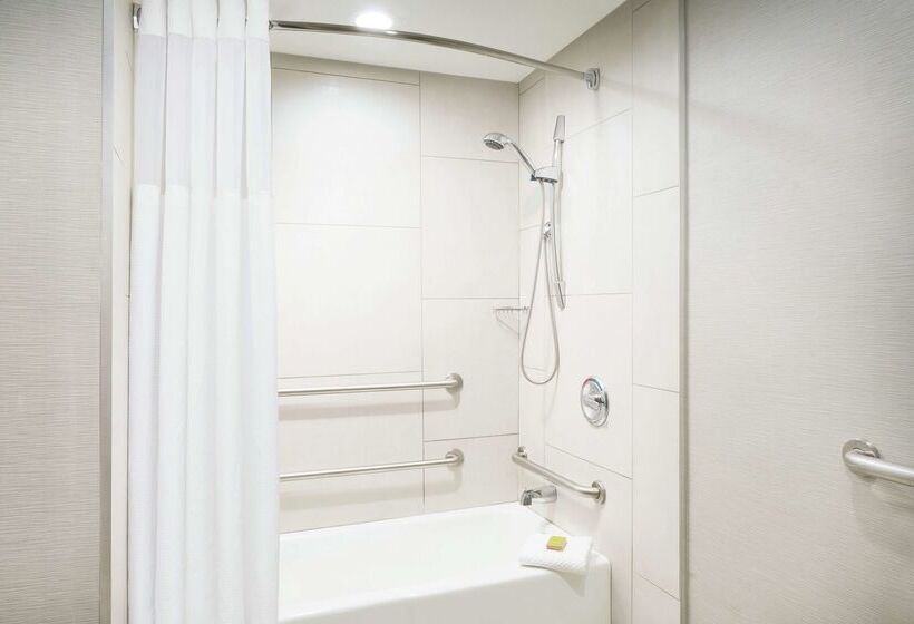 ホテル Doubletree By Hilton Colorado Springs