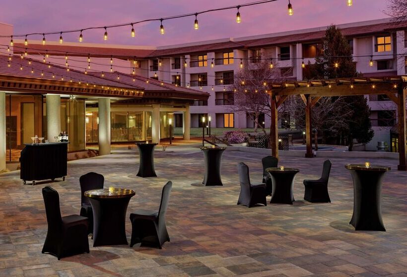 ホテル Doubletree By Hilton Colorado Springs