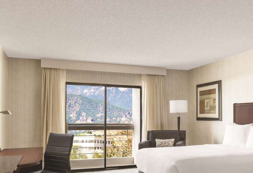 ホテル Doubletree By Hilton Colorado Springs