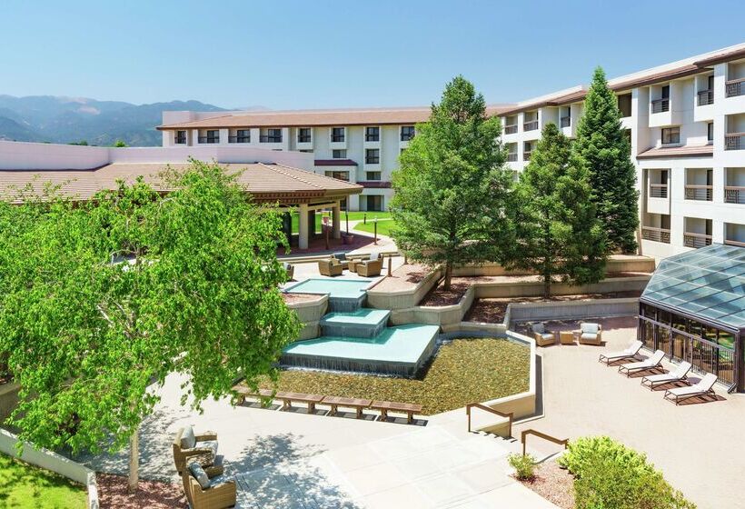 ホテル Doubletree By Hilton Colorado Springs