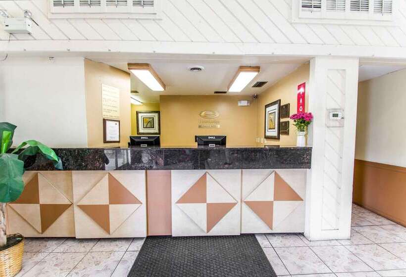 فندق Econo Lodge