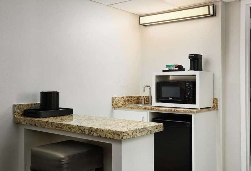 فندق Embassy Suites By Hilton West Palm Beach Central