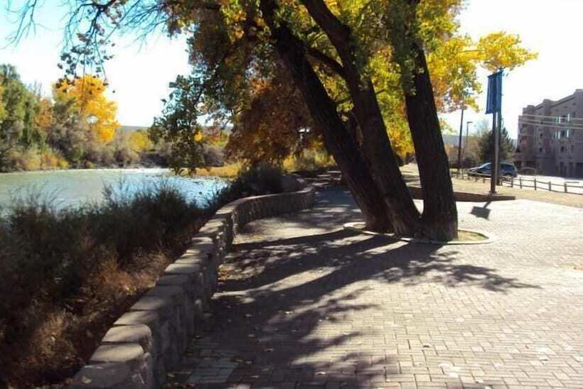 فندق Farmington Inn