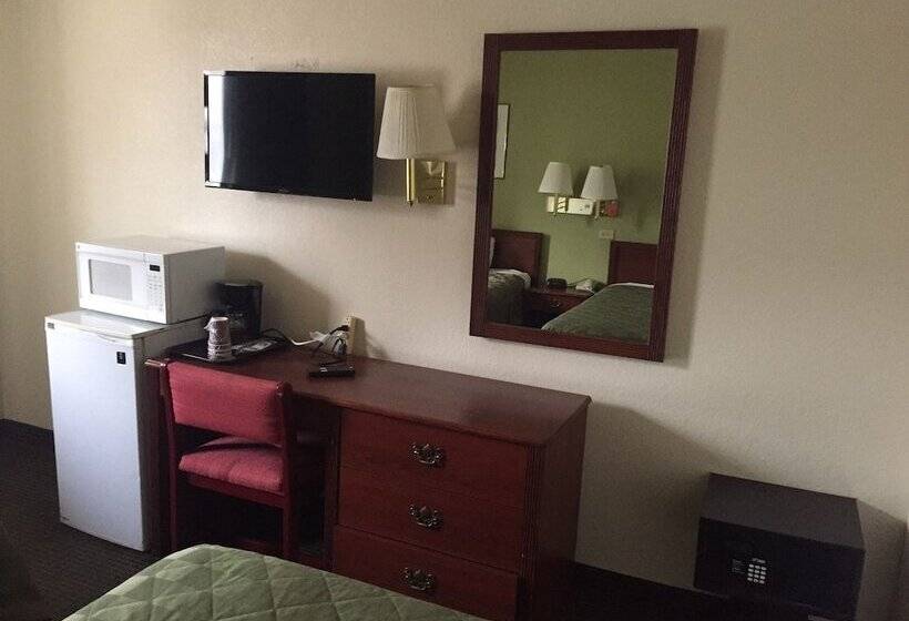 فندق Farmington Inn