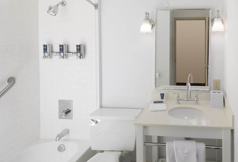 فندق Four Points By Sheraton Asheville Downtown