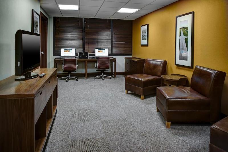 בית מלון כפרי Four Points Huntsville Airport