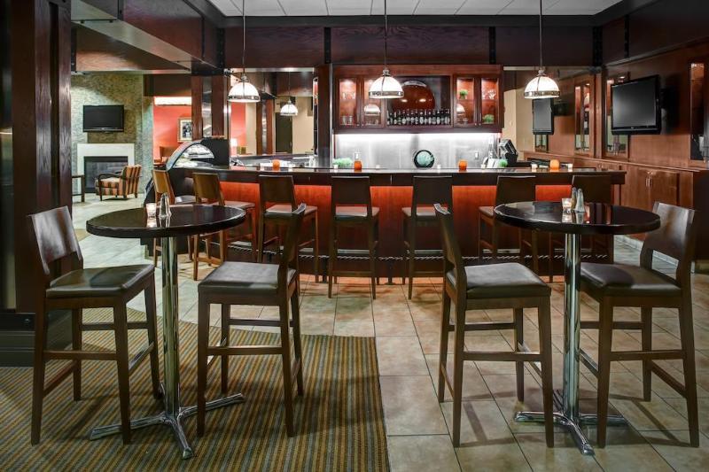 בית מלון כפרי Four Points Huntsville Airport