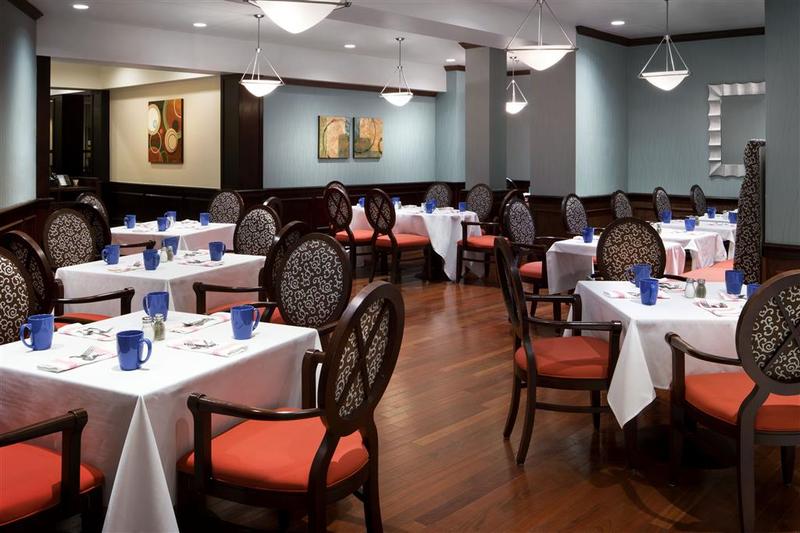 בית מלון כפרי Four Points By Sheraton Richmond Airport