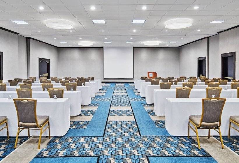 בית מלון כפרי Four Points By Sheraton Richmond Airport