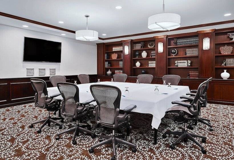 בית מלון כפרי Four Points By Sheraton Richmond Airport