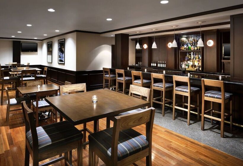 בית מלון כפרי Four Points By Sheraton Richmond Airport