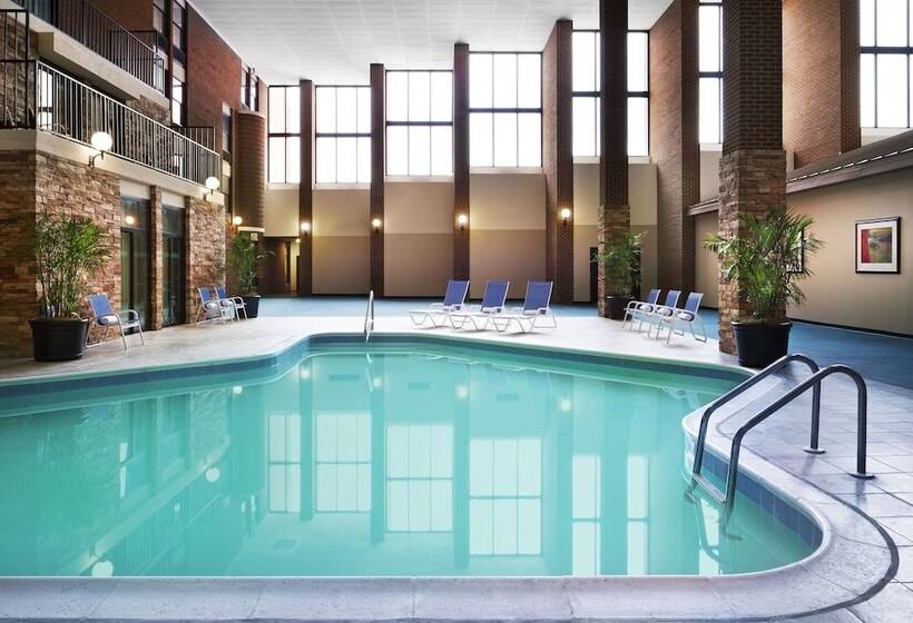 בית מלון כפרי Four Points By Sheraton Richmond Airport