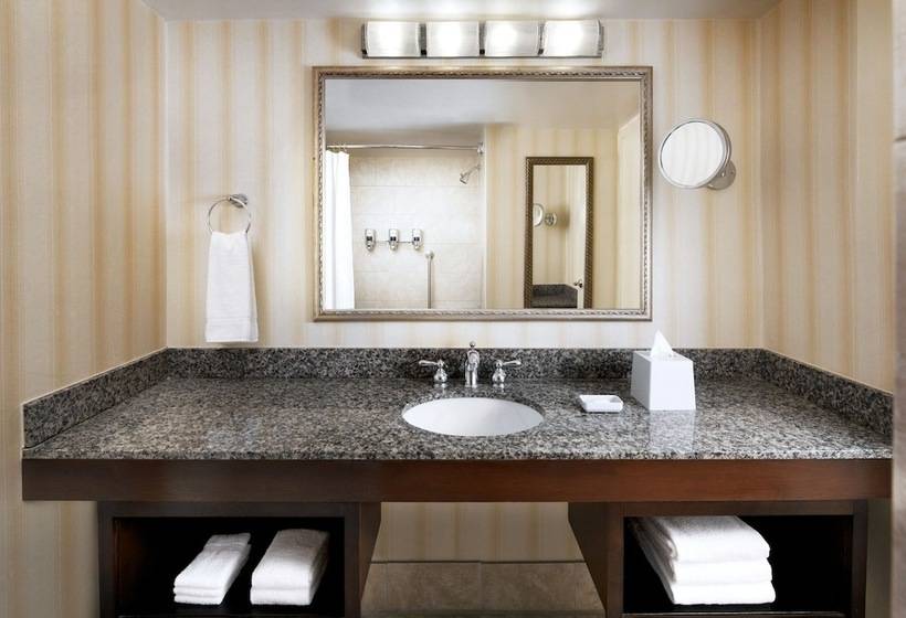 בית מלון כפרי Four Points By Sheraton Richmond Airport