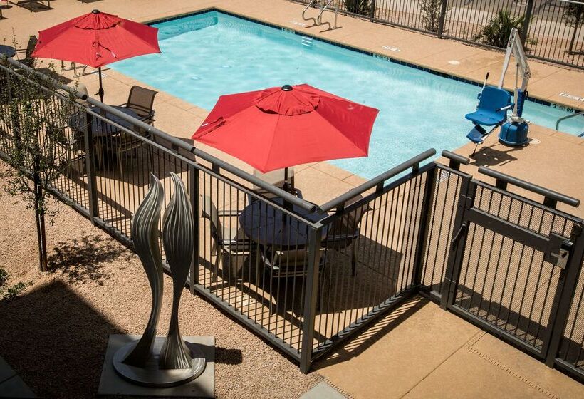 هتل Hampton Inn & Suites Tempe/phoenix Airport, Az