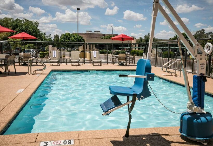 هتل Hampton Inn & Suites Tempe/phoenix Airport, Az