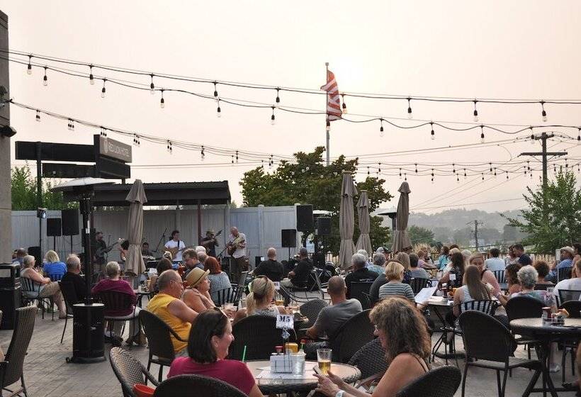 Hells Canyon Grand Hotel, Ascend Hotel Collection