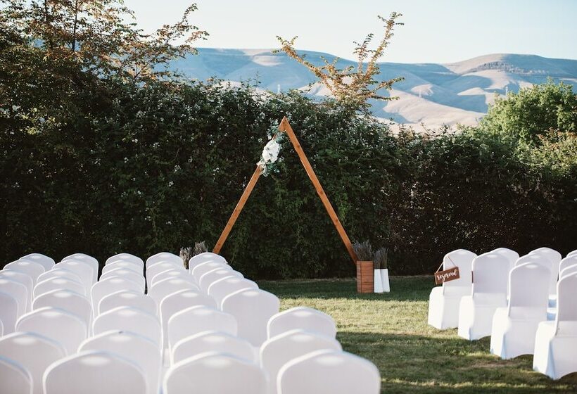 Hells Canyon Grand Hotel, Ascend Hotel Collection