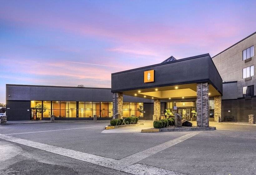 Hells Canyon Grand Hotel, Ascend Hotel Collection