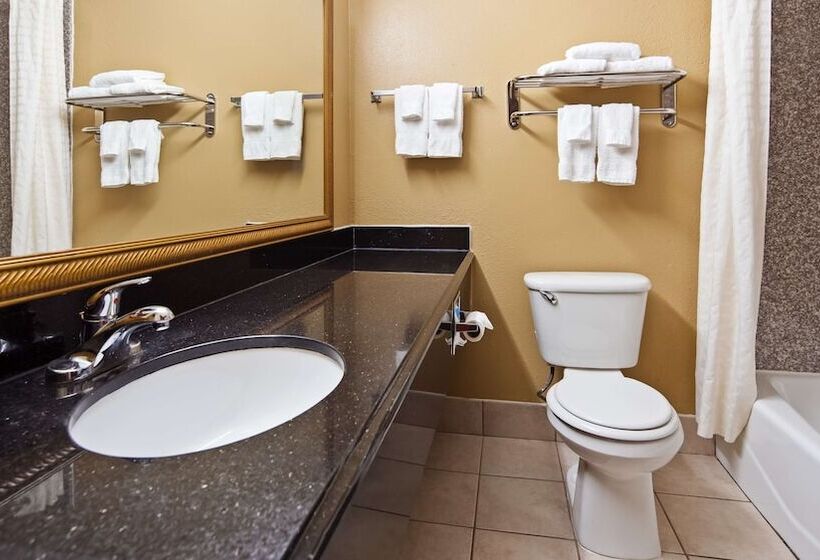 فندق Broadway Inn & Suites